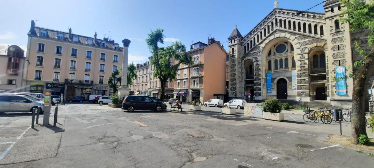Cosy And Calm In Grenoble City Heart With Free And Large Parking Q-Park Chavant Exteriör bild